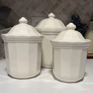 Vintage Pfaltzgraff Heritage White Stoneware Canisters - set of 3 EUC